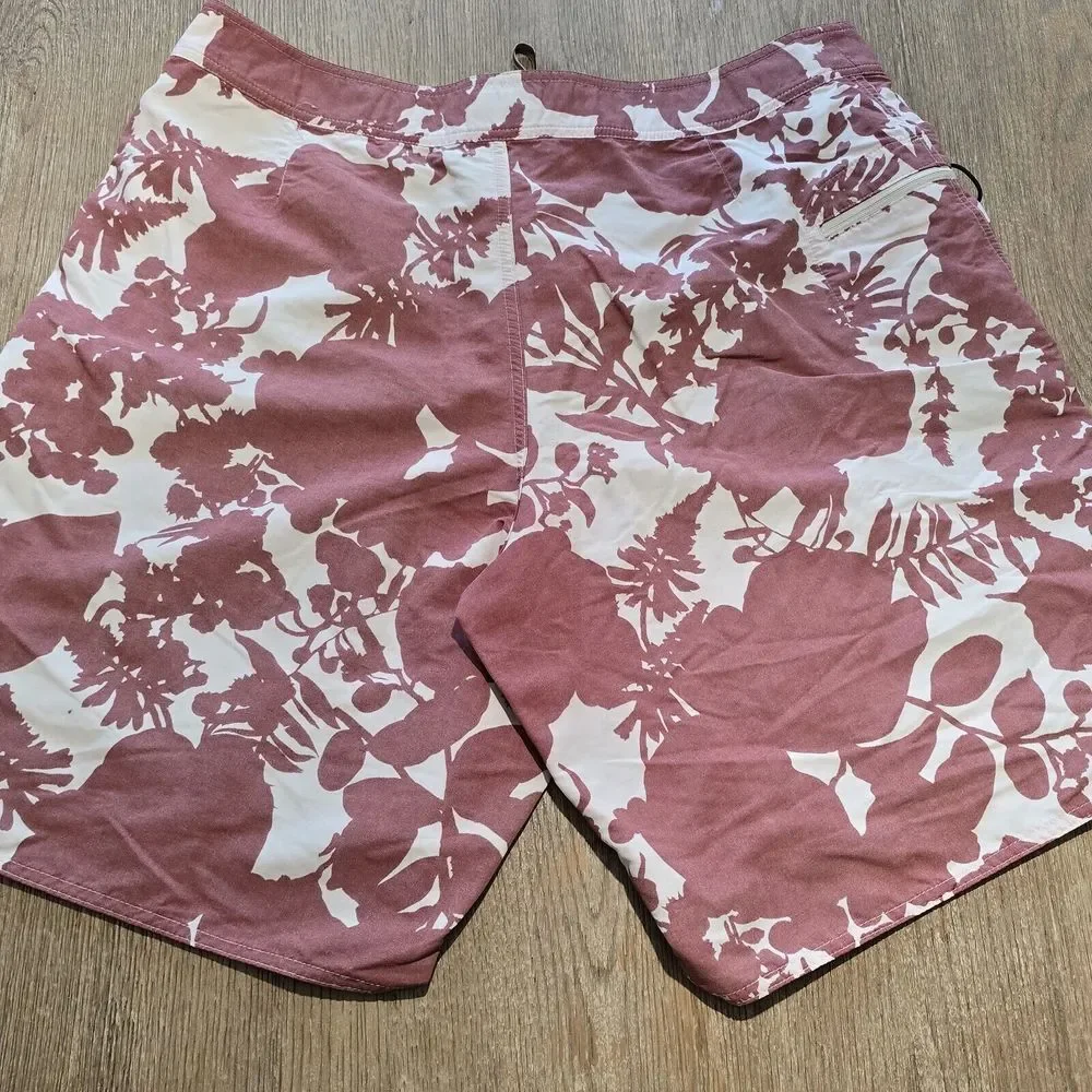 Patagonia Wavefarer Board Shorts Men's Size 38 Swim‎ Trunks Boating Beach Cruise